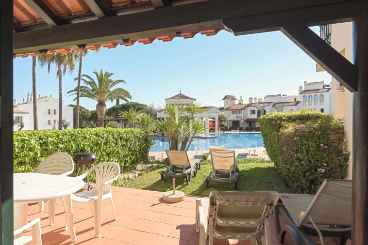 Moradia T3 para Arrendamento férias em Quarteira Foto 7