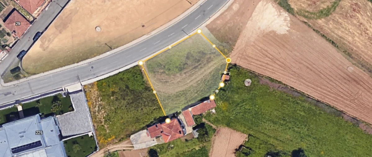 Terreno para Venda em O. Azeméis, Riba-Ul, Ul, Macinhata Seixa, Madail Foto 4