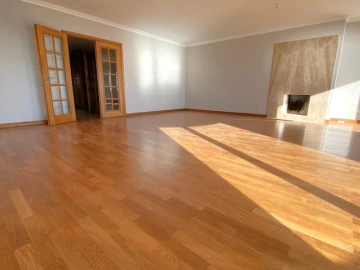 Apartamento T5 para Venda em Aldoar, Foz do Douro e Nevogilde