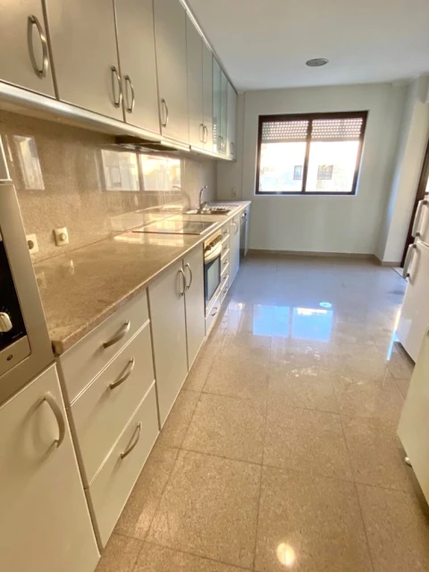 Apartamento T5 para Venda em Aldoar, Foz do Douro e Nevogilde