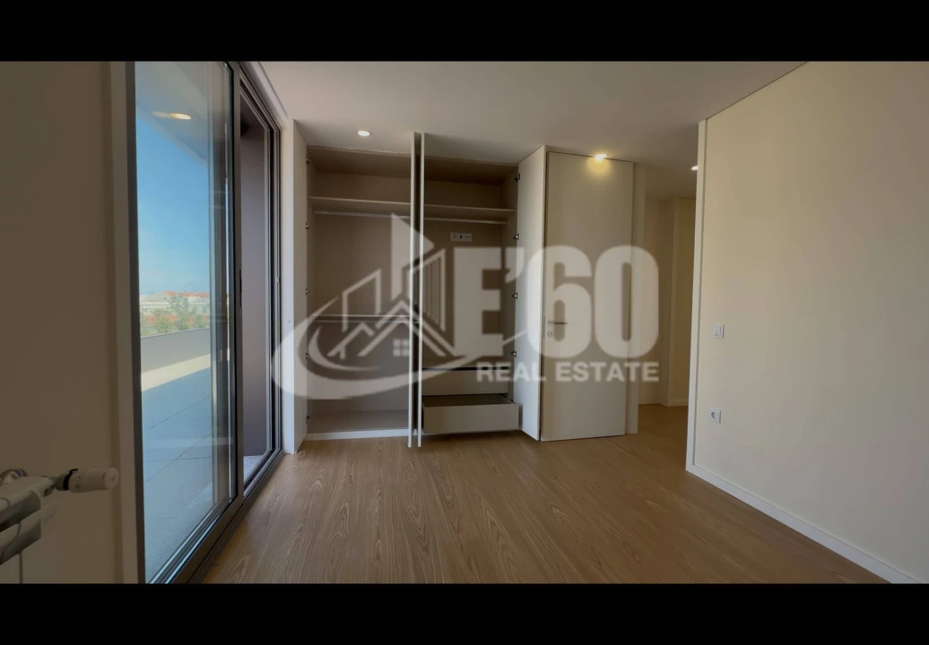 Apartamento T3 para Venda em Espinho Foto 17