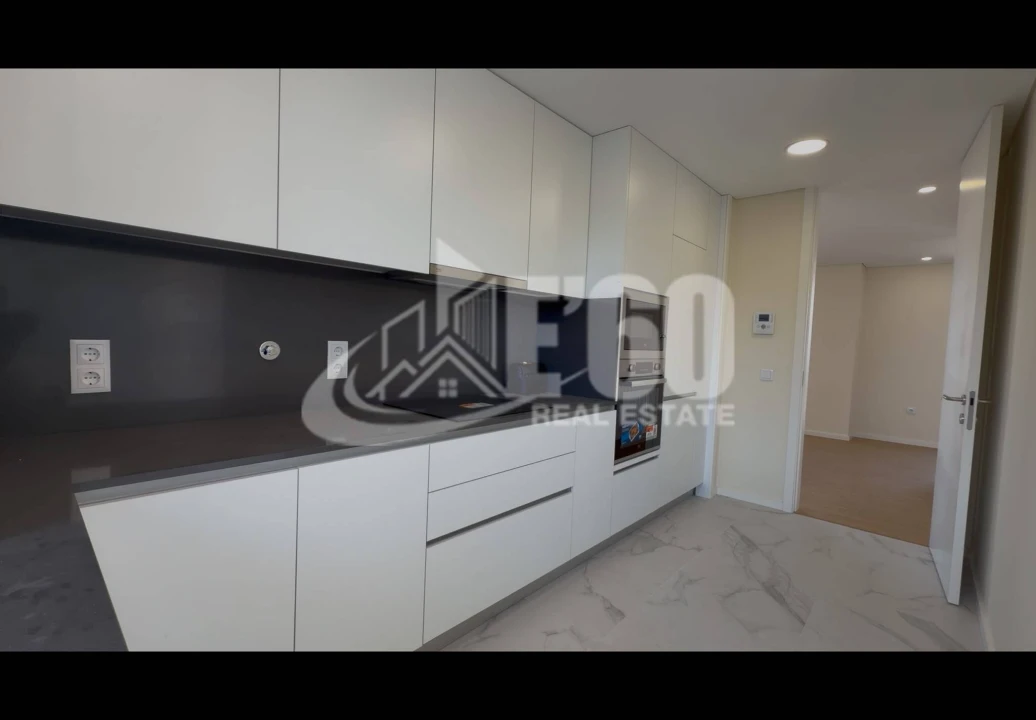 Apartamento T3 para Venda em Espinho Foto 5