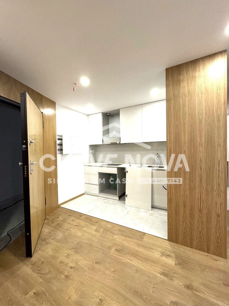 Apartamento T1 para Arrendamento em Ramalde Foto 5