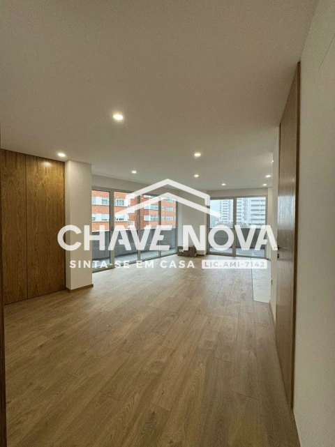 Apartamento T2 para Arrendamento em Ramalde