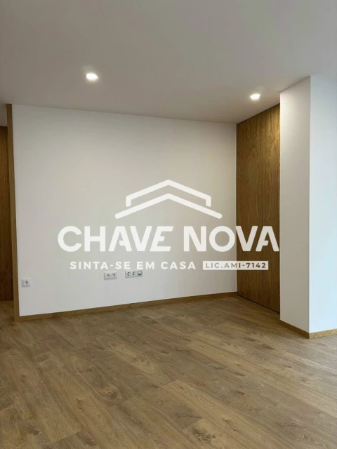 Apartamento T2 para Arrendamento em Ramalde
