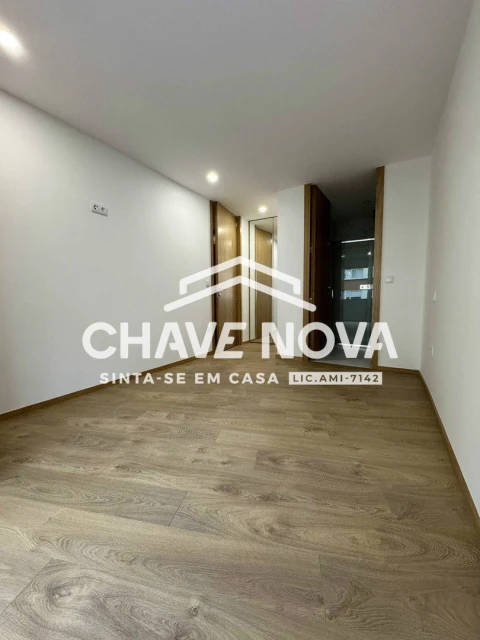 Apartamento T2 para Arrendamento em Ramalde