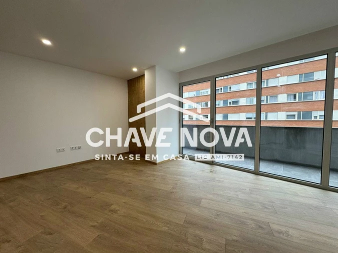 Apartamento T2 para Arrendamento em Ramalde Foto 17