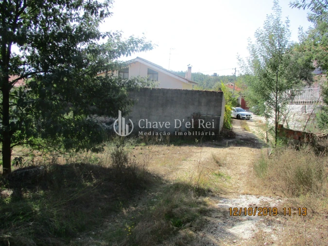Terreno para Venda em Santiago de Cassurrães e Póvoa de Cervães Foto 1
