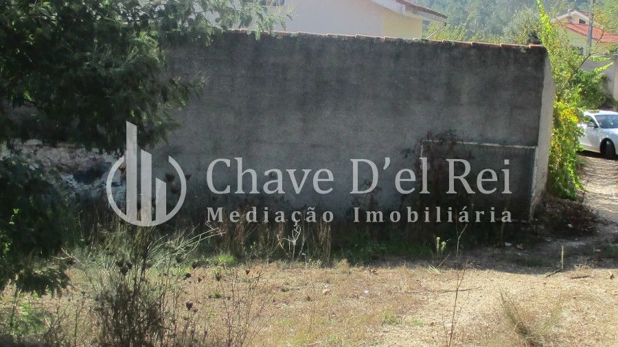 Terreno para Venda em Santiago de Cassurrães e Póvoa de Cervães
