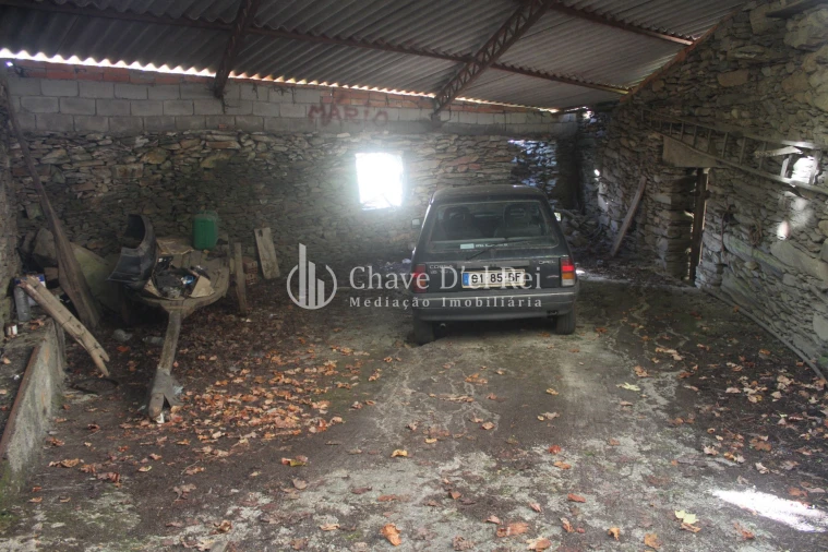 Quinta T0 para Venda em Parada de Ester e Ester Foto 11