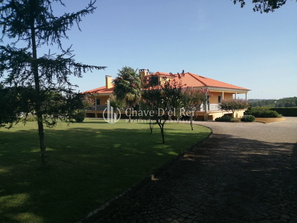 Quinta T8 para Venda em Fornos de Maceira Dão Foto 1