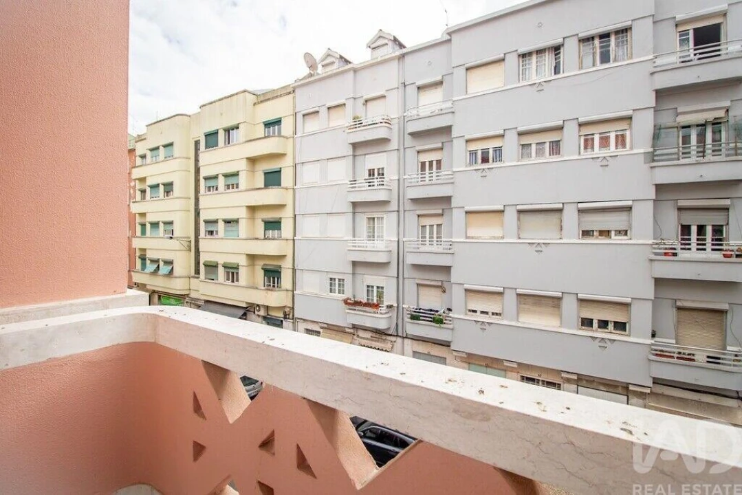 Apartamento T2 para Venda em Arroios Foto 17