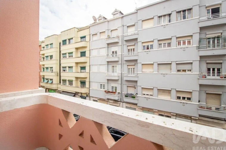 Apartamento T2 para Venda em Arroios Foto 17