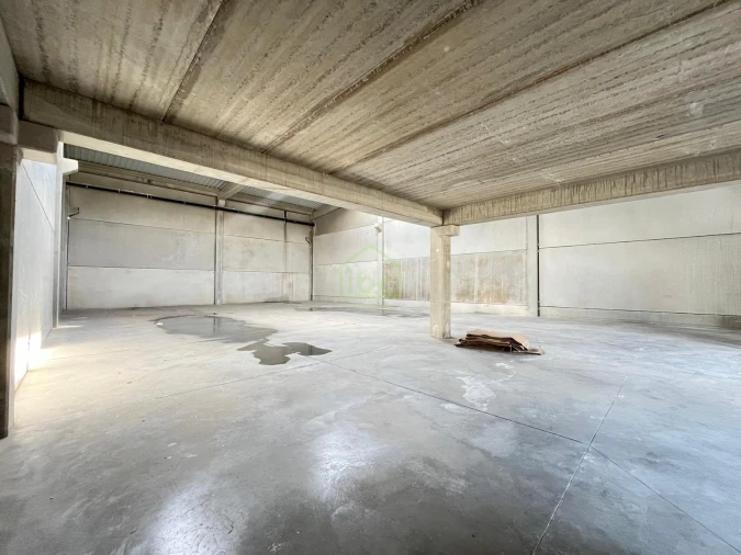 Armazém para Venda em Aver-O-Mar, Amorim e Terroso Foto 10