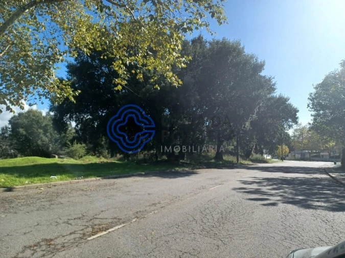 Terreno para Venda em Campanhã Foto 2