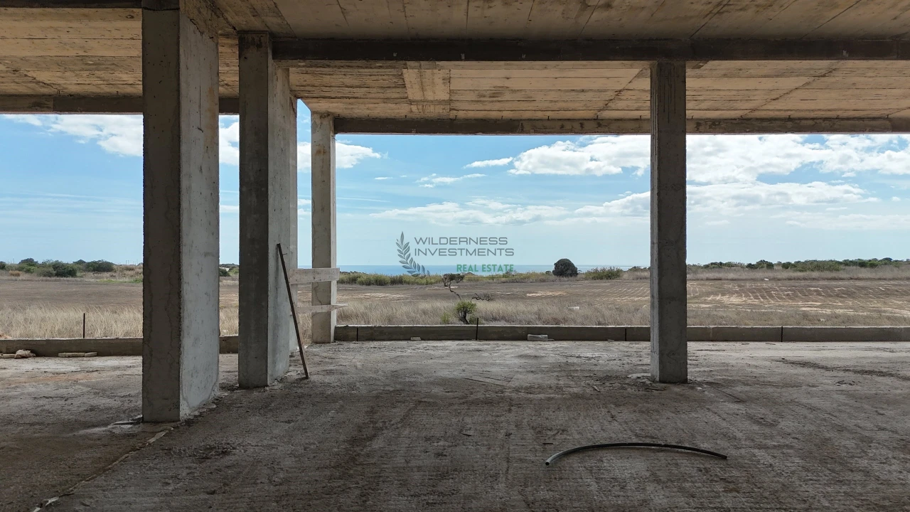 Moradia T4 para Venda em Lagos (São Sebastião e Santa Maria) Foto 1