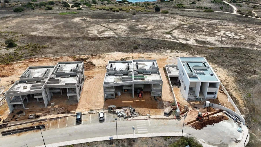 Moradia T4 para Venda em Lagos (São Sebastião e Santa Maria) Foto 3