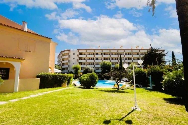 Apartamento T2 para Venda em Quarteira Foto 29
