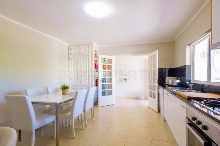 Apartamento T2 para Venda em Quarteira Foto 17