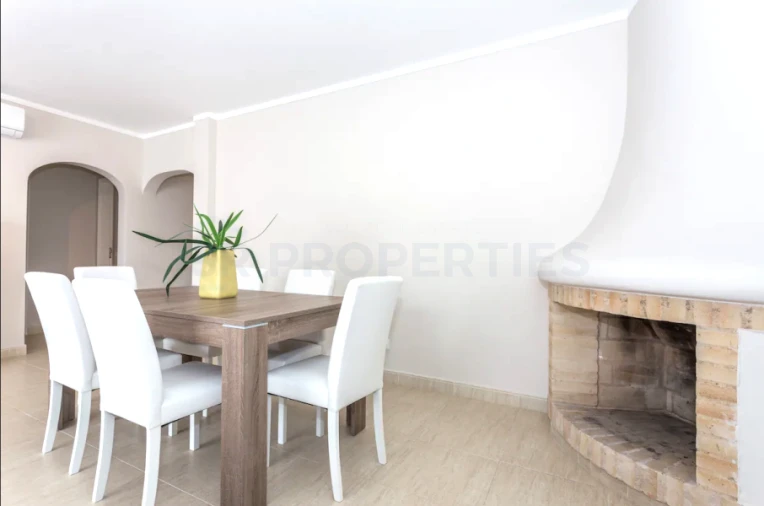 Apartamento T2 para Venda em Quarteira Foto 11