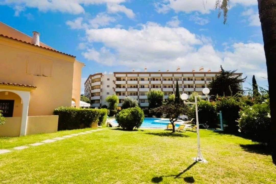 Apartamento T2 para Venda em Quarteira Foto 29