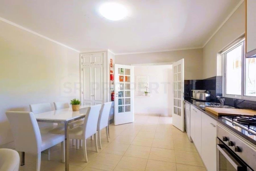Apartamento T2 para Venda em Quarteira Foto 17