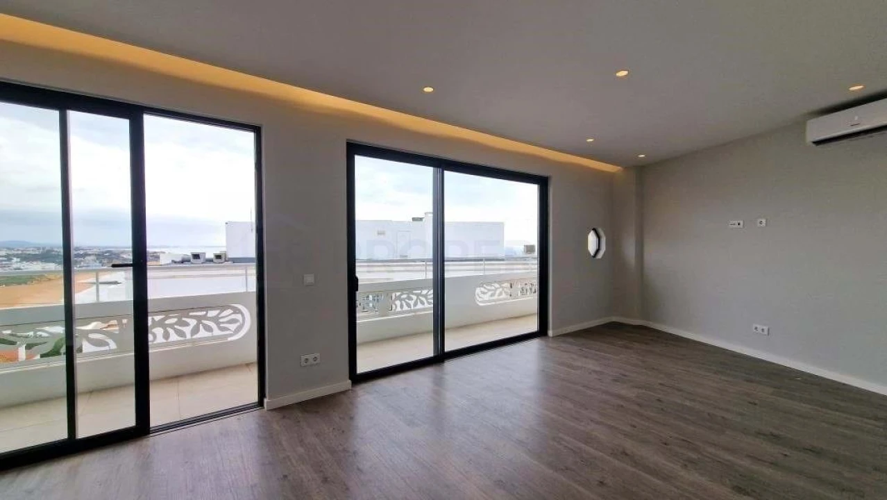 Apartamento T1 para Venda em Albufeira e Olhos de Água Foto 3