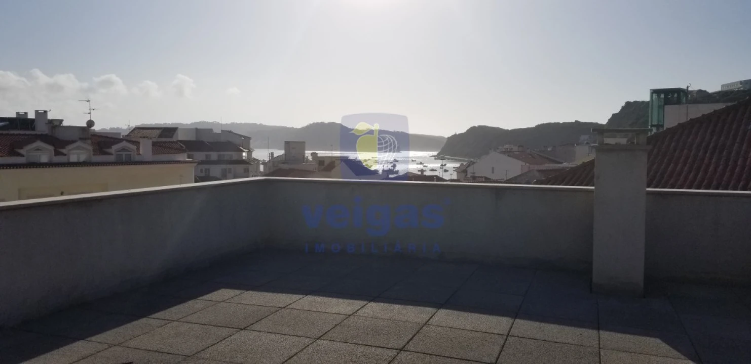 Apartamento T2 para Venda em São Martinho do Porto Foto 1