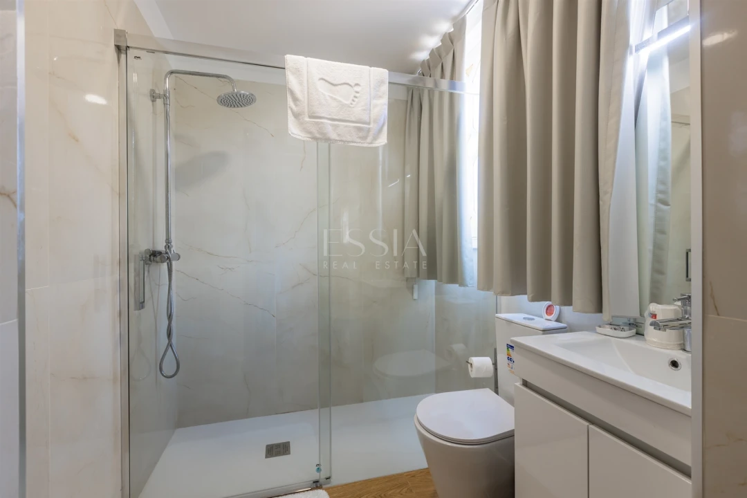 Moradia T6 para Venda em Arcozelo Foto 39