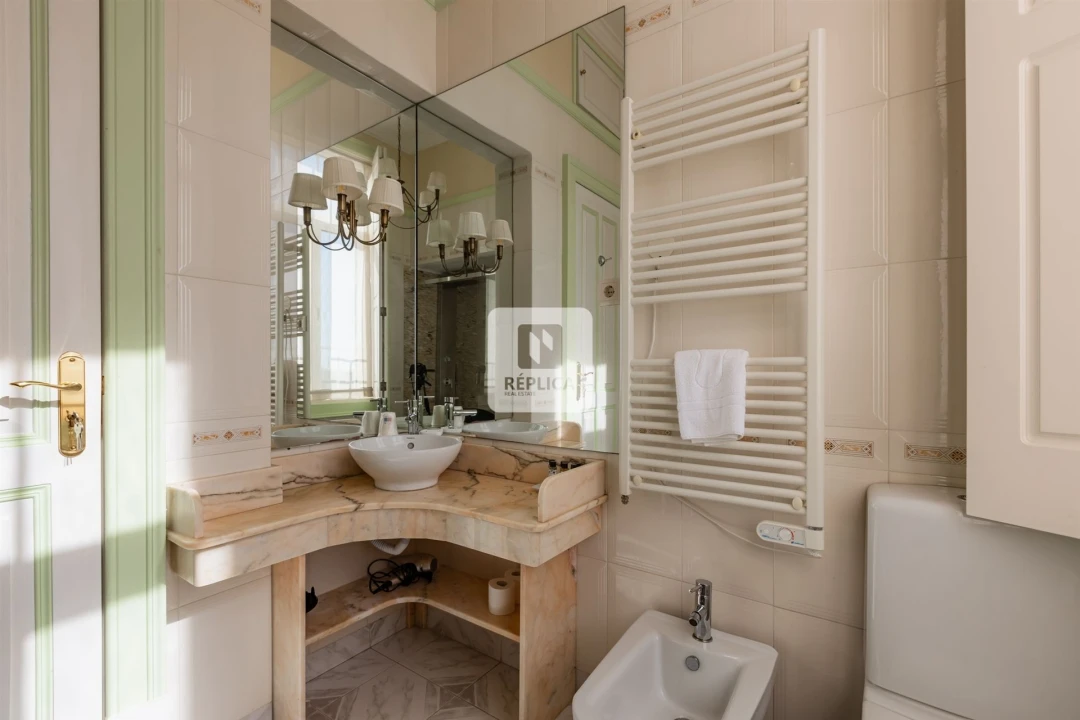 Moradia T6 para Venda em Arcozelo Foto 13