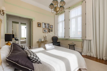 Moradia T6 para Venda em Arcozelo