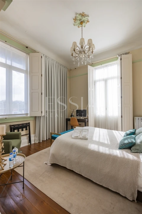 Moradia T6 para Venda em Arcozelo