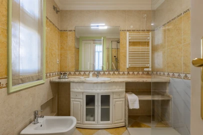 Moradia T6 para Venda em Arcozelo