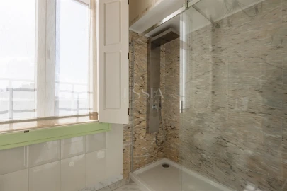 Moradia T6 para Venda em Arcozelo