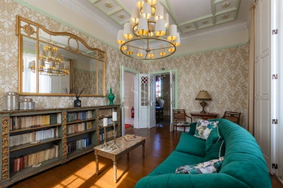 Moradia T6 para Venda em Arcozelo