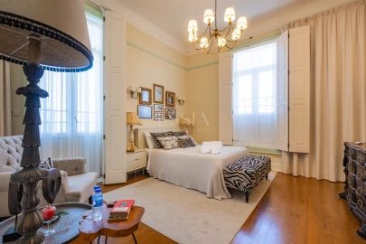 Moradia T6 para Venda em Arcozelo