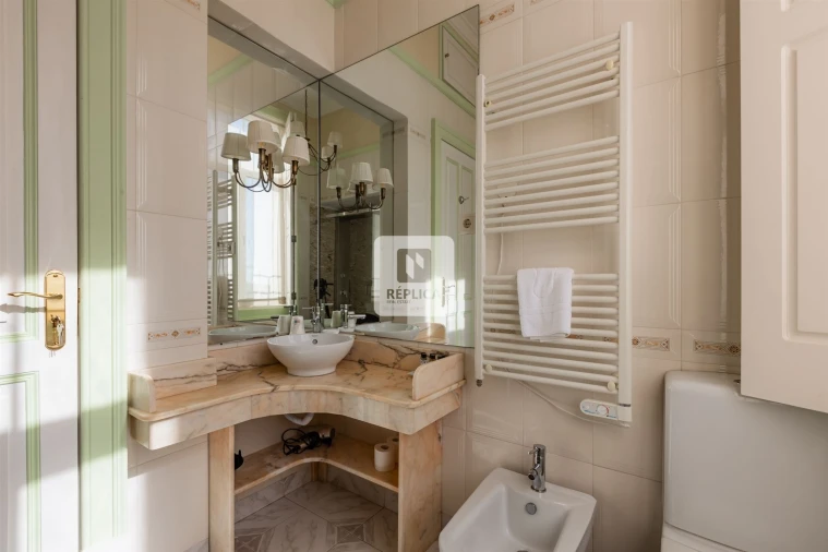 Moradia T6 para Venda em Arcozelo Foto 13