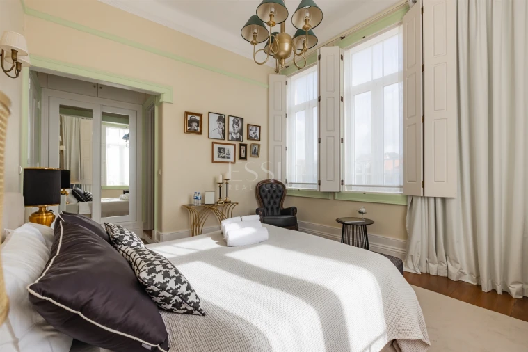 Moradia T6 para Venda em Arcozelo Foto 23