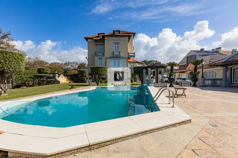 Moradia T6 para Venda em Arcozelo Foto 2