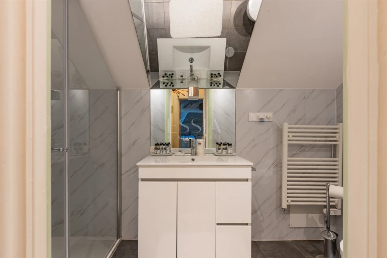 Moradia T6 para Venda em Arcozelo Foto 40