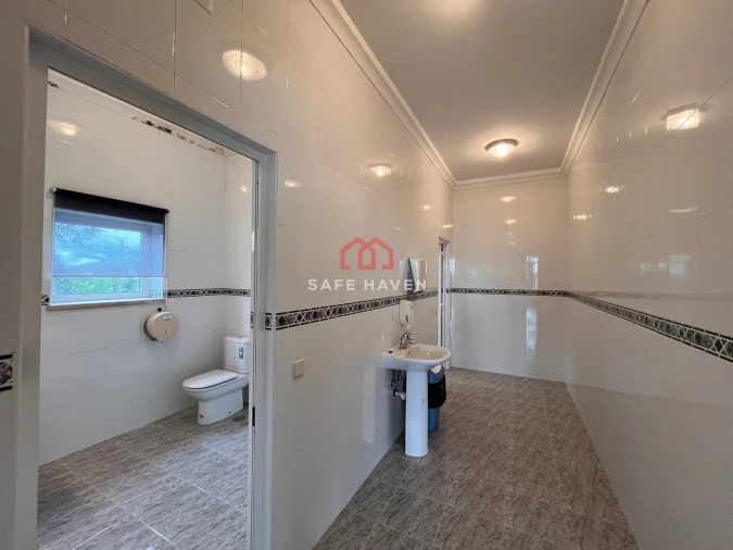 Loja para Arrendamento em Mangualde, Mesquitela e Cunha Alta Foto 3