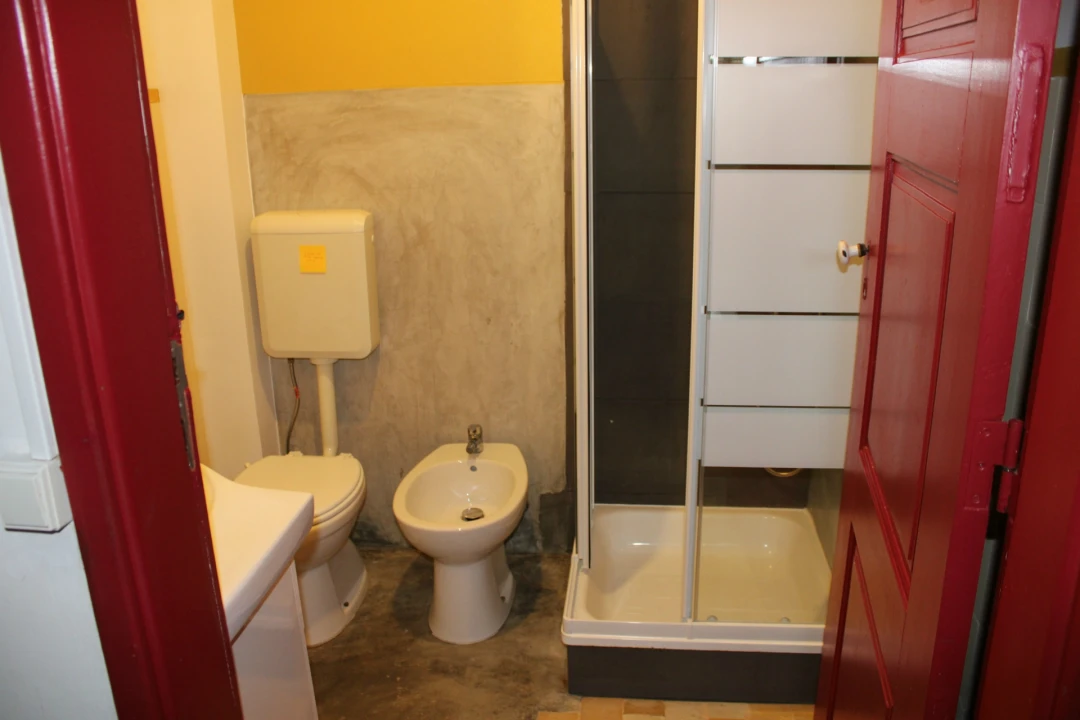 Apartamento T3 para Arrendamento em Santo Antonio dos Olivais Foto 5