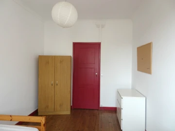 Apartamento T3 para Arrendamento em Santo Antonio dos Olivais