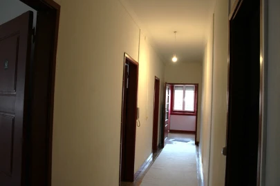 Apartamento T3 para Arrendamento em Santo Antonio dos Olivais