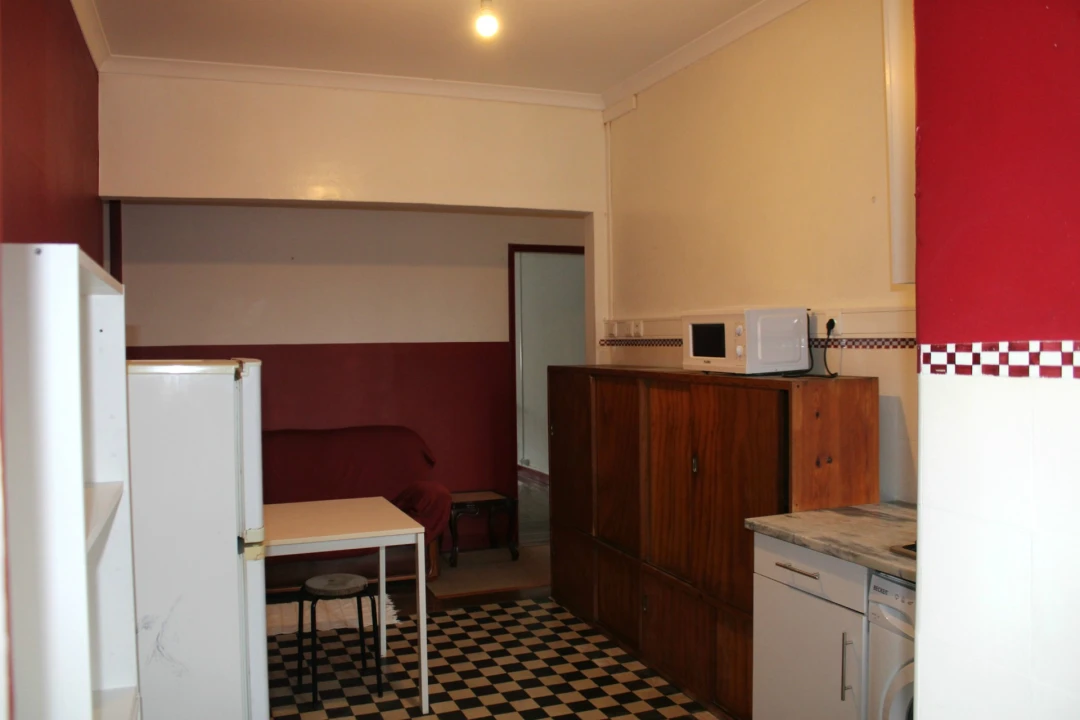 Apartamento T3 para Arrendamento em Santo Antonio dos Olivais Foto 2
