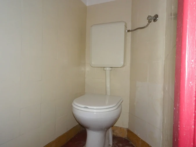 Apartamento T3 para Arrendamento em Santo Antonio dos Olivais Foto 6