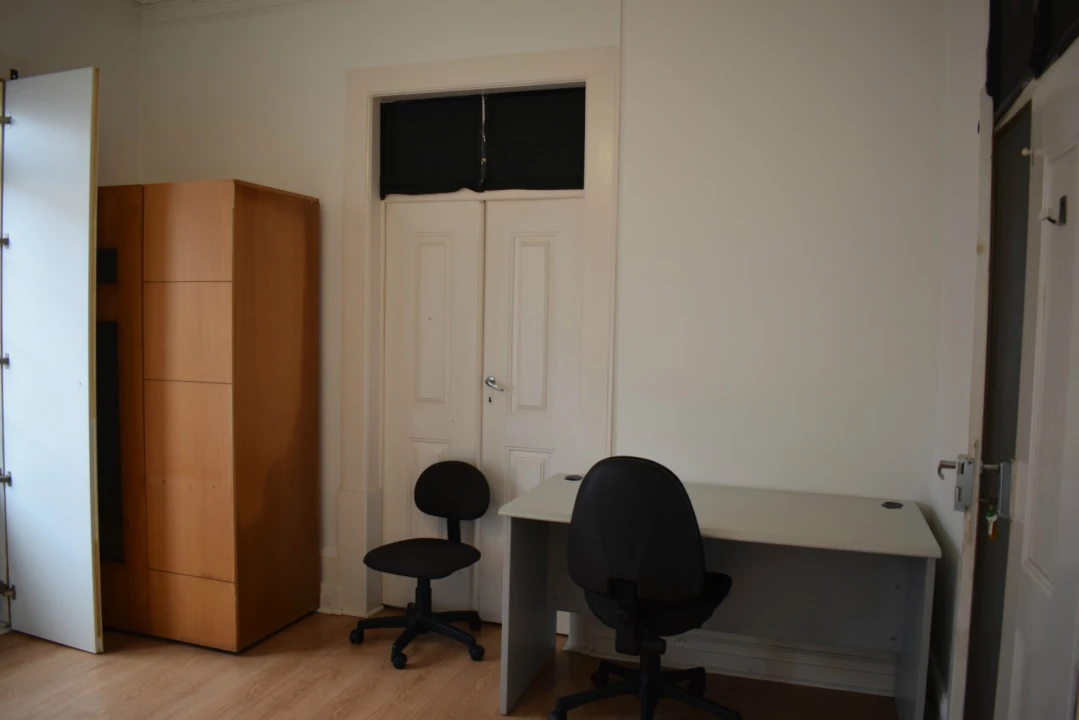 Quarto para Arrendamento em Sé Nova, Santa Cruz, Almedina e São Bartolomeu Foto 5