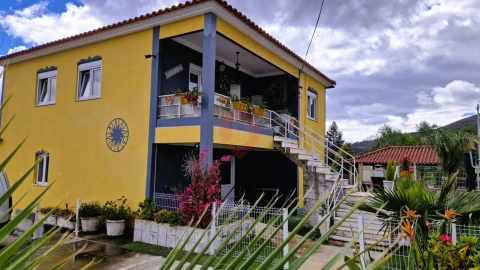 Moradia T5 para Venda em Covas