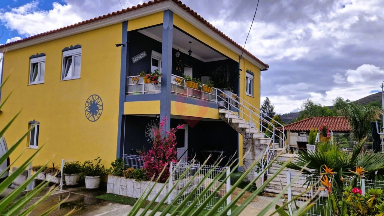 Moradia T5 para Venda em Covas Foto 15