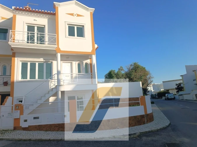 Moradia T4 para Venda em Ericeira Foto 2